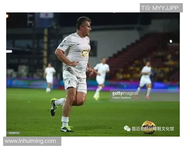 穿8号足球明星的传奇之路与背后不为人知的故事